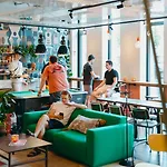 Generator Alexanderplatz Albergue *