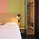 Generator Alexanderplatz Albergue *