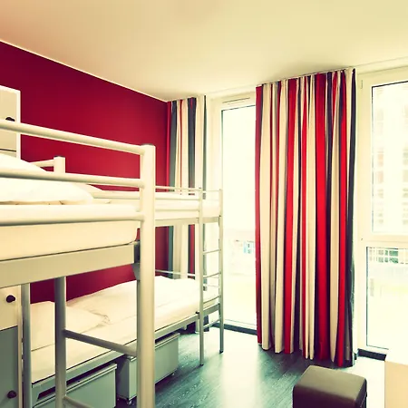 Generator Alexanderplatz Хостел Берлин