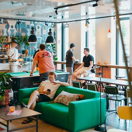 Generator Alexanderplatz Ostello *