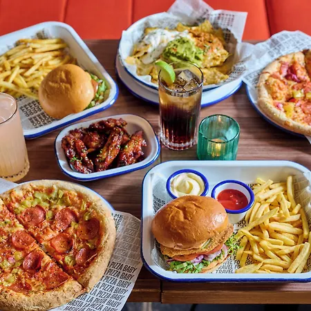 Generator Alexanderplatz Хостел