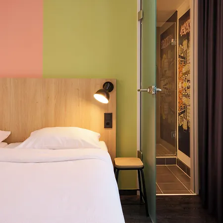 Generator Alexanderplatz Хостел *