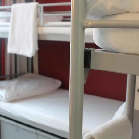 One80° Hostel *