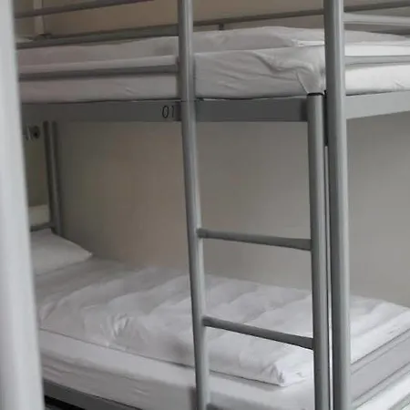 One80° Hostel *
