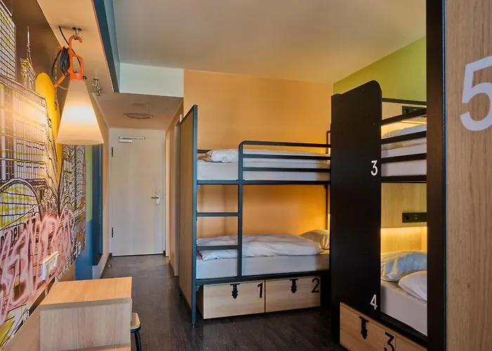 بيت شباب Generator Alexanderplatz برلين