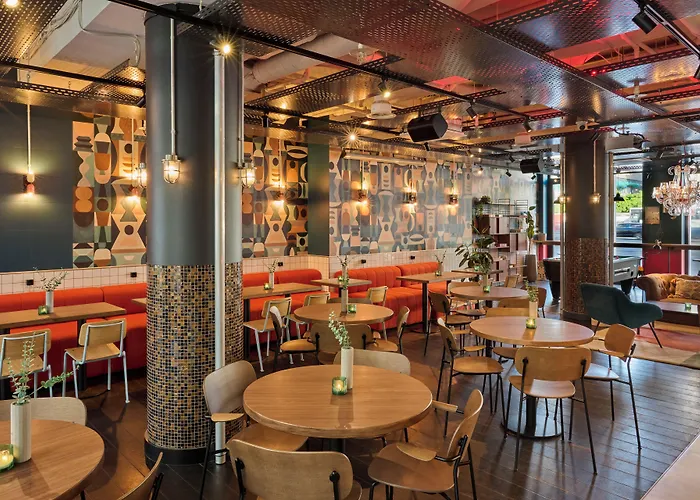 Generator Alexanderplatz Hostel *