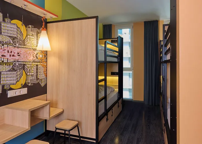 بيت شباب Generator Alexanderplatz برلين